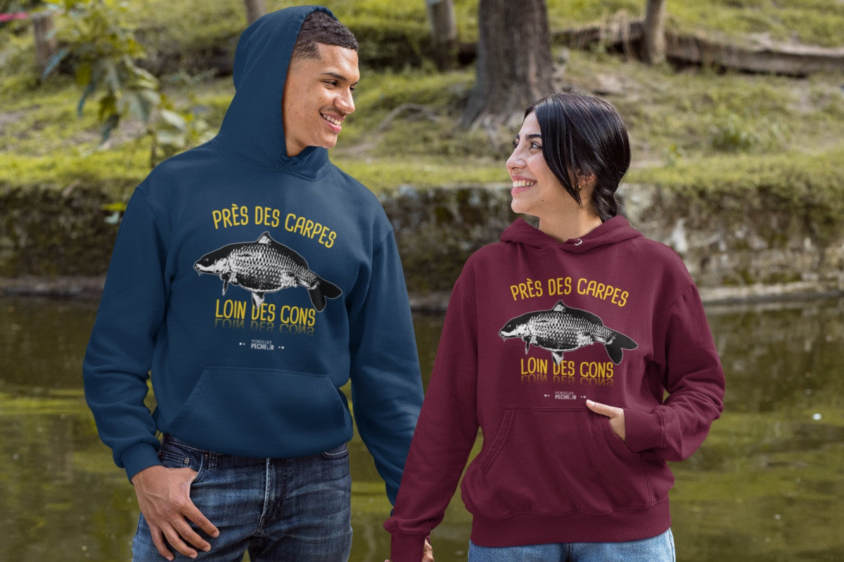Femme pres des truites - loin des cons - pêcheur drôle T-Shirt avec Col Femme pres des truites - loin des cons - pêcheur drôle T-Shirt avec Col